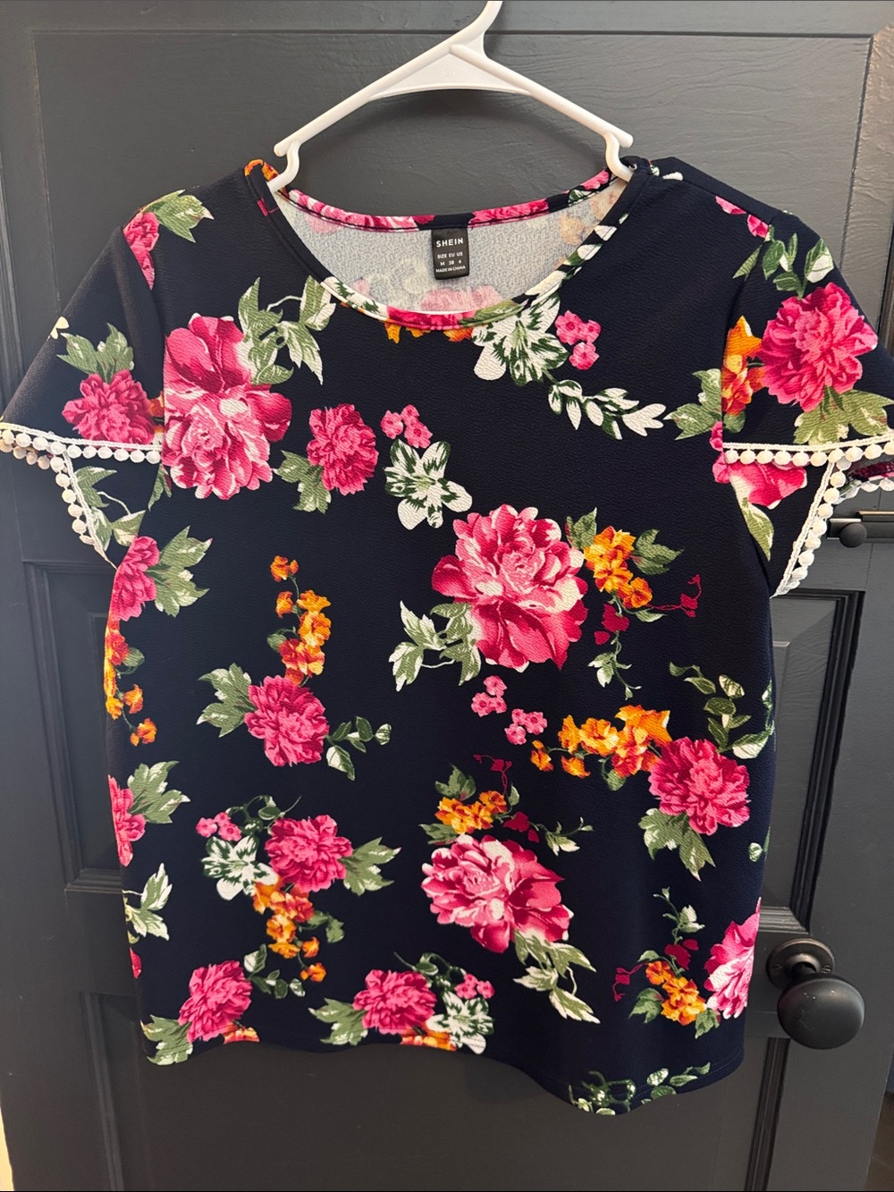 SHEIN Floral Short Sleeve Blouse in Black & Pink Size Medium